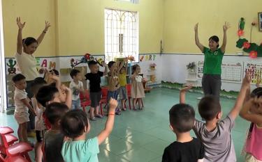 Một giờ dafabet link của cô và trò Trường Mầm non Bông Sen, thành phố Yên Bái.