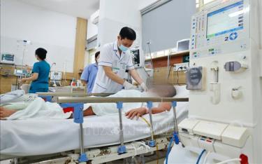 Bệnh nhân bị ngộ độc đang điều trị tại Trung tâm chống độc (Bệnh viện Bạch Mai). Ảnh minh họa