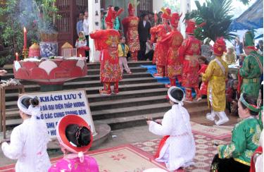 Thành phố Yên Bái yêu cầu các các phòng, ban, đơn vị, ủy ban nhân dân các xã, phường đảm bảo tuyệt đối công tác phòng cháy, chữa cháy, nhất là tại các di tích lịch sử, đình, đền, chùa, cơ sở tín ngưỡng, tôn giáo...