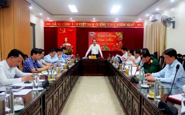 Đồng chí Phó Bí thư Thường trực Tỉnh ủy, Chủ tịch HĐND tỉnh Tạ Văn Long phát biểu tại buổi làm việc.