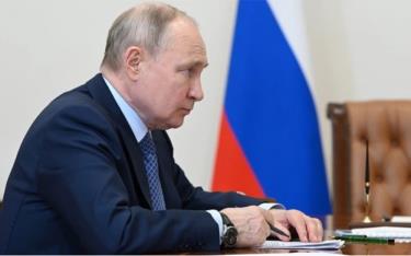 Tổng thống Nga Vladimir Putin đã ký sắc lệnh khôi phục các Quân khu Moscow và Leningrad.