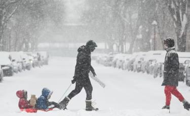 Đây là đợt bão tuyết lớn nhất đổ xuống Ottawa kể từ ngày 17/1/2022, khi ghi nhận độ dầy gần 48 cm tuyết rơi.