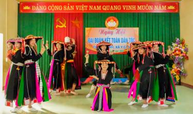 Màn múa chuông đặc sắc của bà con dân tộc Dao ở thôn An Phú, xã Y Can.