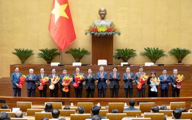 Tổng Bí thư Tô Lâm, Chủ tịch nước Lương Cường, Thủ tướng Chính phủ Phạm Minh Chính, Chủ tịch Quốc hội Trần Thanh Mẫn chúc mừng các đồng chí được Quốc hội tín nhiệm bầu, phê chuẩn vào cương vị mới.