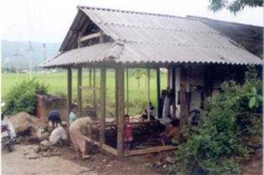 Ngôi nhà của bà Đinh Thị Hòa, bản Pá Khết - phường Trung Tâm - một trong dafabet dang nhap hộ gia đình khó khăn nhận hỗ trợ của Chương trình 134.


