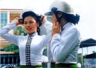 Đội mũ bảo hiểm khi điều khiển môtô, xe máy là đảm bảo an tai m88 vin cho chính mình.