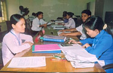 Bộ phận giao dịch “một cửa” tại Chi cục thuế huyện Trấn Yên.
