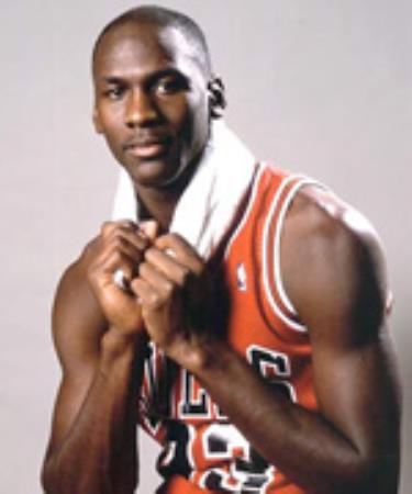 Cầu thủ bóng rổ lừng danh Michael Jordan từng bị đẩy ra khỏi đội bóng rổ của trường trung học.