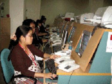 Lượng giao dịch tại sàn Tp.Hồ Chí Minh giảm gần 60%.