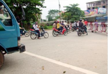 Nguyên nhân gây tai nạn chủ yếu vẫn là do người điều khiển phương tiện giao thông không chấp hành luật ATGT đường bộ.