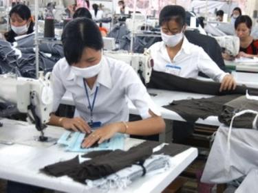 May hàng phục vụ xuất khẩu.