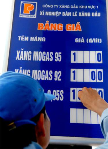 Doanh nghiệp sẽ công bố công thức tính giá xăng.