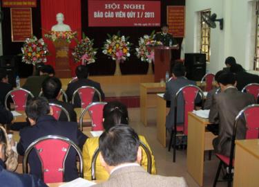 Lãnh đạo Công an tỉnh Yên Bái thông tin các thủ đoạn của các thế lực thù địch chống phá cách mạng nước ta trong tình hình mới.