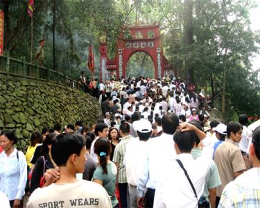 Tour Giỗ tổ Hùng Vương du khách kém mặn mà.  
