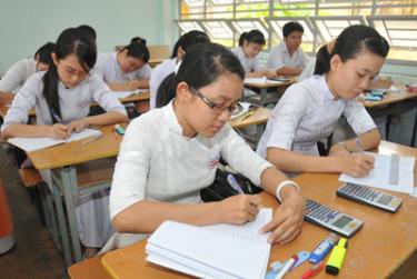 Học sinh trường THPT Lương Văn Can, quận 8, TPHCM trong giờ ôn học môn Toán. (Ảnh: Mai Hải)