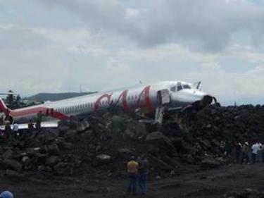 Chiếc máy bay Fokker của hãng CAA rơi ở Goma, Congo.