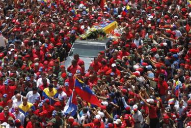 Biển người đến đưa tiễn Nhà lãnh đạo Venezuela - Hugo Chavez.