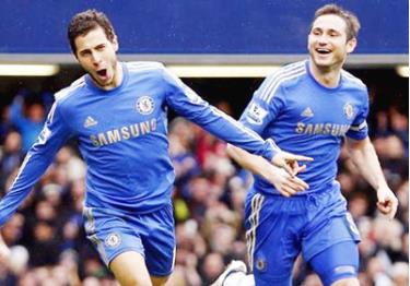 Eden Hazard (trái) và Frank Lampard mỗi người ghi một bàn vào lưới West Ham giúp Chelsea giành 3 điểm trọn vẹn.