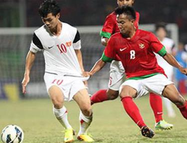 U19 Indonesia (áo đỏ) cũng muốn đến VCK U20 thế giới như U19 Việt Nam.