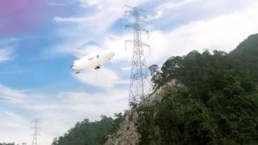 Đường dây tải điện 500kV thuộc dự án Vĩnh Tân - Sông Mây qua đoạn Xuân Lộc (Đồng Nai) - Hàm Tân (Bình Thuận) lúc đang thi công kéo dây bằng khinh khí cầu.