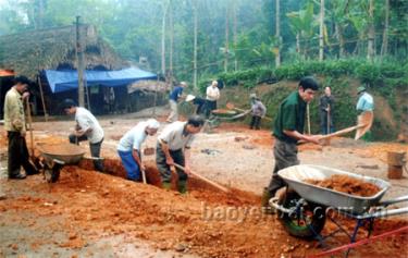 Hội CCB xã Cường Thịnh đào móng xây dựng “Nhà nghĩa tình Điện Biên” cho gia đình CCB chống Pháp Hoàng Hồng Sinh.
