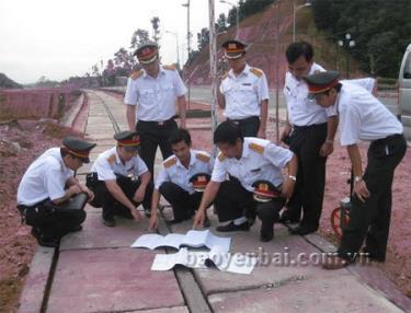 Lãnh đạo Thanh tra tỉnh chỉ đạo đoàn thanh tra xác minh thực tế tại hiện trường.