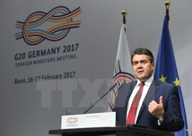 Ngoại trưởng Đức Sigmar Gabriel trong cuộc họp báo ở Bonn, Tây Đức ngày 17/2.