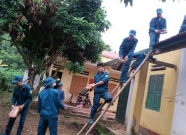 Lực lượng vũ trang thường xuyên thực hiện phong trào chung tay xây dựng nông thôn mới.