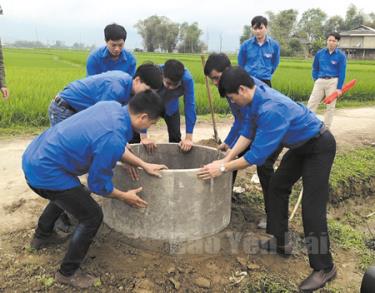 Đoàn Thanh niên Công ty cổ phần Thủy điện Thác Bà hoàn thành xây dựng 20 “Bể rác nội đồng” cho xã Nghĩa An.