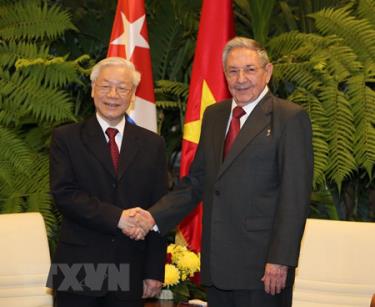 Đồng chí Raul castro Ruz, Bí thư Thứ nhất Ban chấp hành Trung ương Đảng Cộng sản Cuba , Chủ tịch Hội đồng Nhà nước và Hội đồng Bộ trưởng Cộng hòa Cuba đón Tổng Bí thư Nguyễn Phú Trọng.