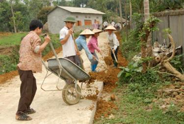 Hoạt động giám sát của HĐND huyện đã góp phần thúc đẩy phong trào xây dựng nông thôn mới ở cơ sở.