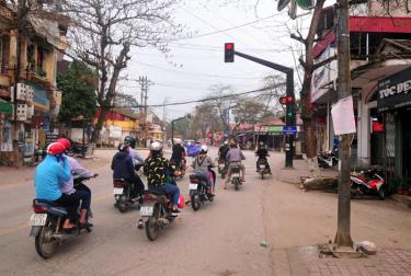 Nhờ đẩy mạnh tuyên truyền, người dân trên địa bàn phường Minh Tân đã nâng cao ý thức chấp hành pháp luật về giao thông.