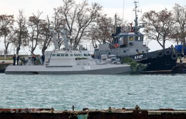 Tàu hải quân Ukraine bị bắt giữ tại cảng Kerch, Crimea, Nga ngày 26/11/2018.