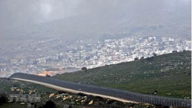 Hàng rào ngăn cách khu vực Cao nguyên Golan do Israel chiếm đóng, gần thị trấn Majdal Shams, với Syria, ngày 25/3/2019.