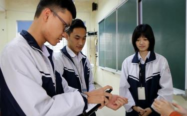 Most students in local schools wash hands before entering the classrooms.