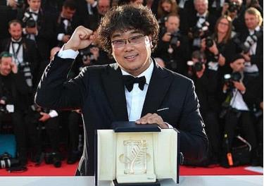 Đạo diễn Bong Joon Ho đã đem lại vinh quang cho Hàn Quốc với Cành cọ dafabet dang nhapng tại LHP Cannes 2019.