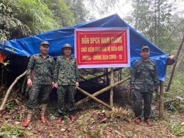 Bội đội biên phòng lập chốt kiểm soát tại khu vực biên giới.