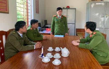 Công an xã Đồng Khê triển khai nhiệm vụ đấu tranh phòng chống ma túy trên địa bàn.