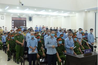 Các bị cáo tại phiên toà sơ thẩm.