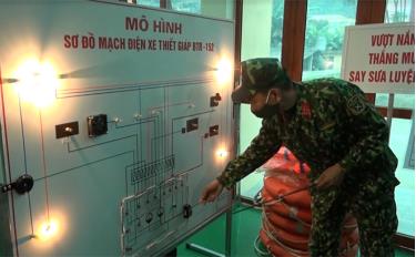 Mô hình sơ đồ mạch điện ngudafabet lý hoạt động của xe thiết giáp BTR-152 của Đại úy Hà Văn Huy.