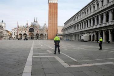 Quảng trường St Mark's ở Venice, Italia vắng vẻ.