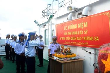 Lễ tưởng niệm các liệt sĩ Gạc Ma hy sinh trên quần đảo Trường Sa.