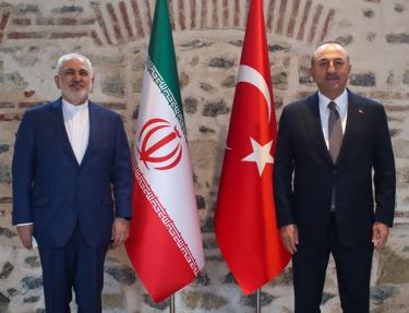 Ngoại trưởng Iran Mohammad Javad Zarif và người đồng cấp Thổ Nhĩ Kỳ Mevlut Cavusoglu.