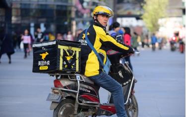 Nhân viên giao hàng của Meituan.