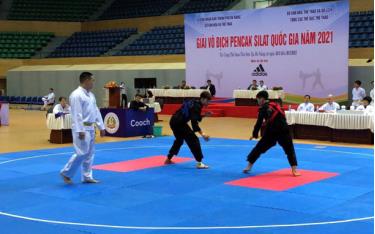 Các vận động viên thi đấu trong ngày khai mạc Giải vô địch Pencak Silat quốc gia năm 2021.