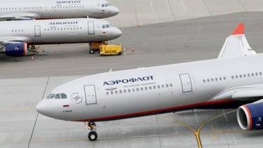 Máy bay do Airbus sản xuất của hãng hàng không Nga Aeroflot tại sân bay quốc tế Sheremetyevo - Moskva.