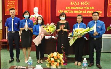 Bđăng nhập dafabet Chấp hành Chi đoàn Báo Yên Bái khóa XIV và đoàn đại biểu dự Đại hội Đoàn cấp trên ra mắt Đại hội.