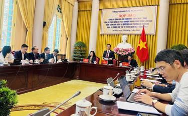 Quang cảnh buổi họp báo.