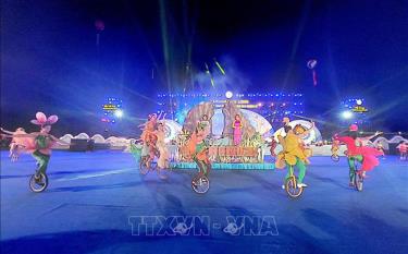 Tiết mục trình diễn nghệ thuật tại Carnaval Hạ Long 2022. Ảnh tư liệu