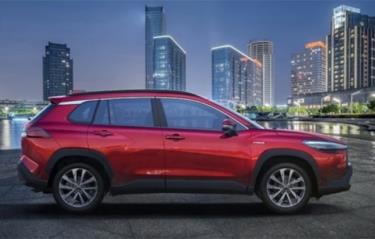 Toyota Corolla Cross phiên bản hybrid 1.8 HEV có mức tiêu hao nhiên liệu thấp.